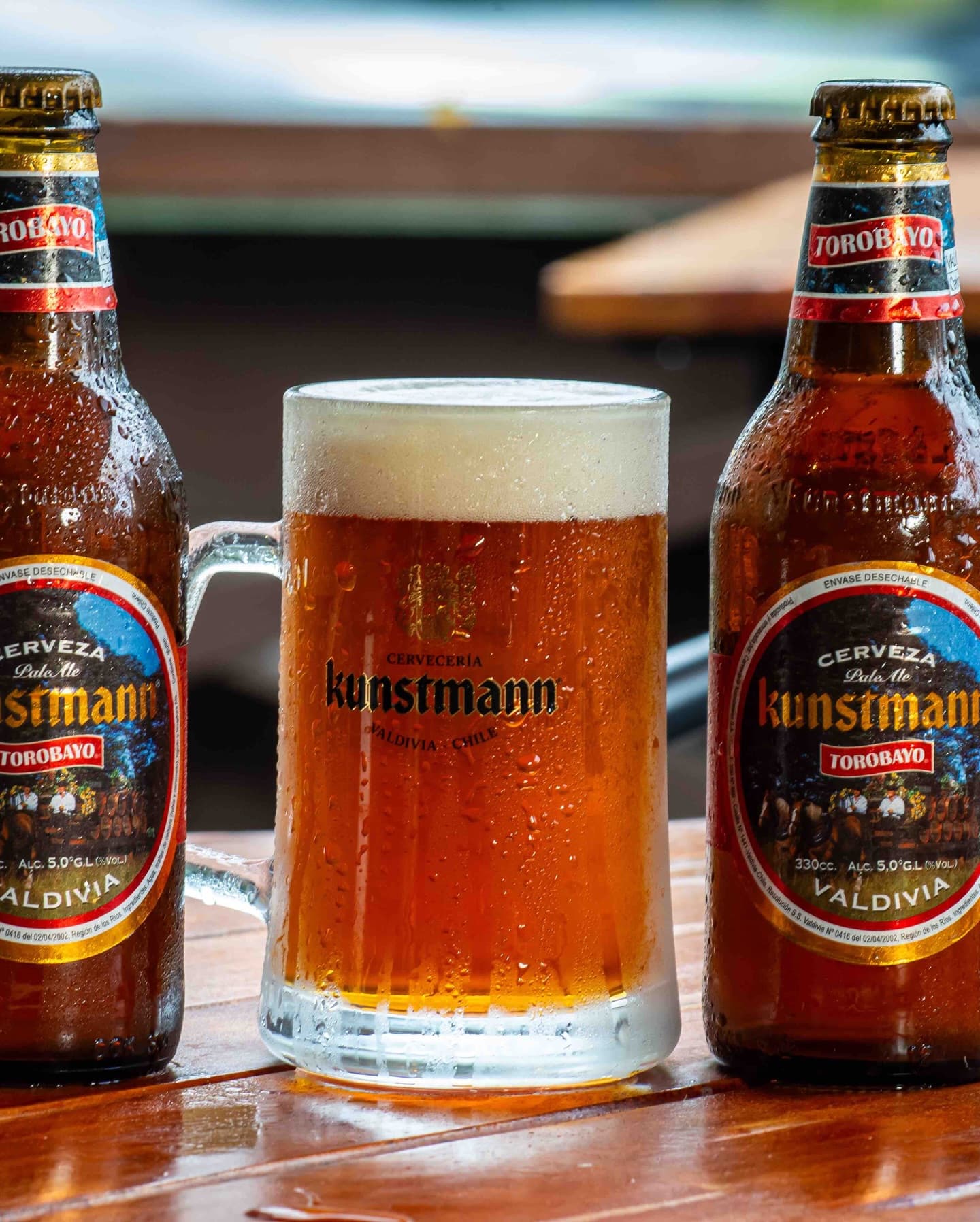 Cerveza servida fría en Café Haussmann